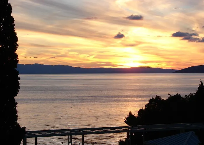 Апартаменти S *